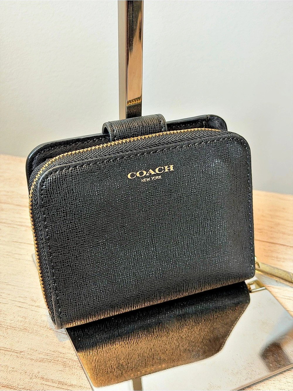 Coach Medium Corner Zip Wallet in Crossgrain Leather Black